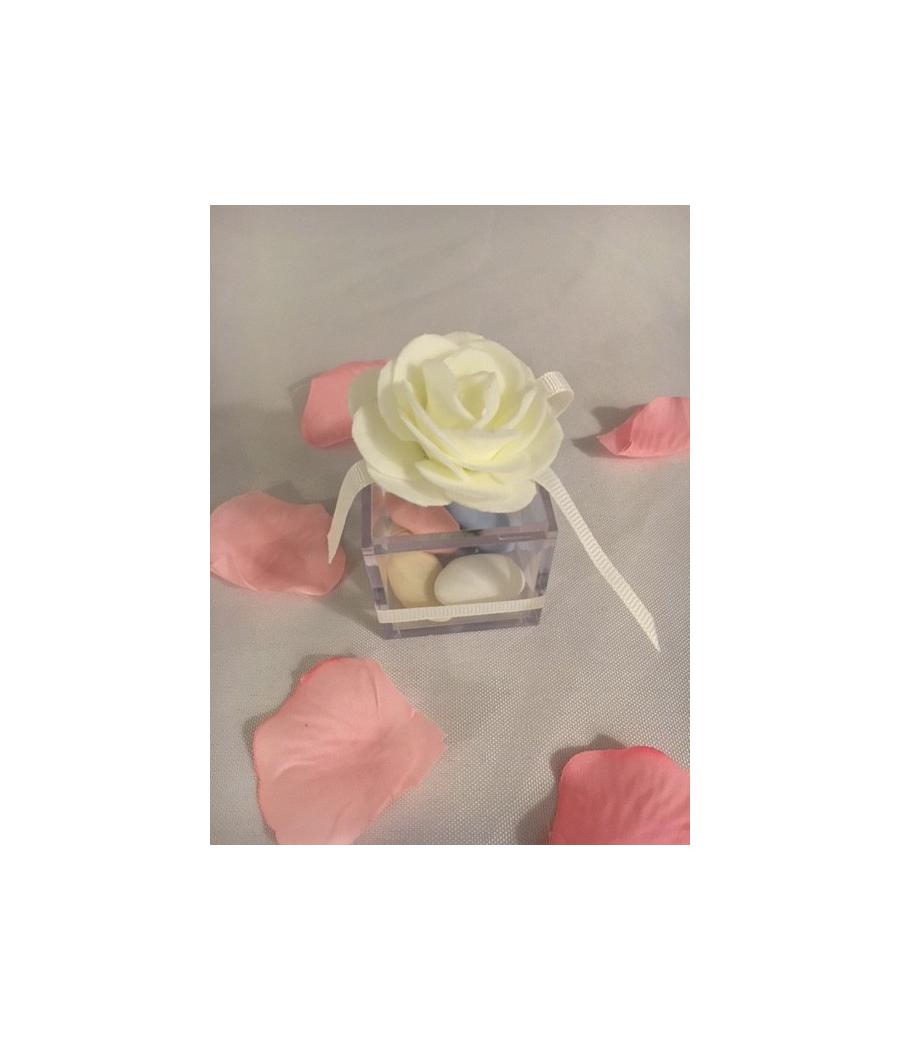 Boite carre plexi avec rose blanche 