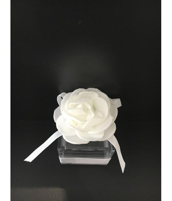 Boite carrée avec rose blanche