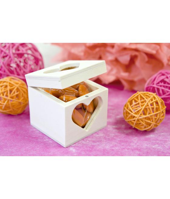 Boite en bois ajouré avec coeur