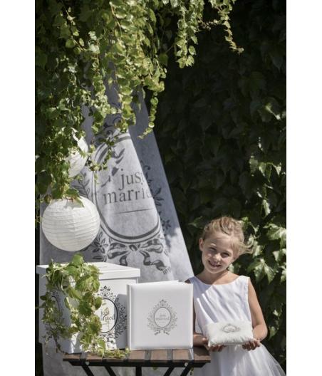 Urne just married