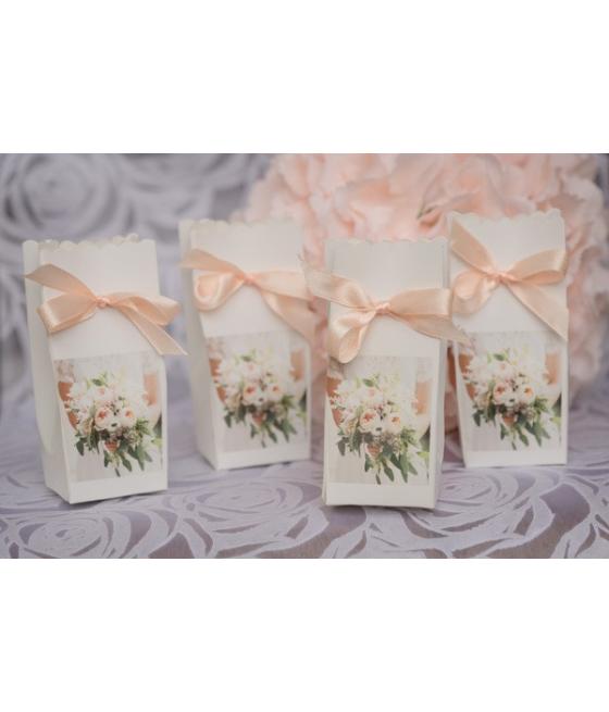 Matière Carton & satin
Dimensions 5 x 3 x 10 cm
UVC Sachet de 6 pièces