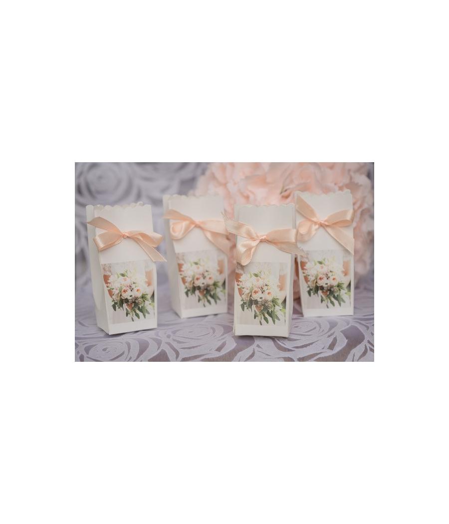 Matière Carton & satin
Dimensions 5 x 3 x 10 cm
UVC Sachet de 6 pièces