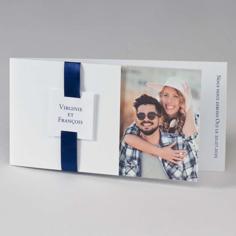 Faire-part blanc avec ruban bleu