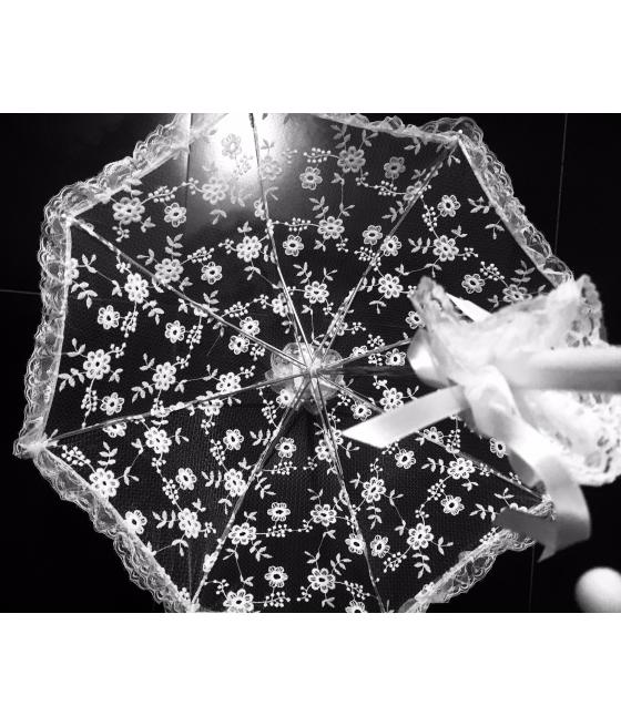 Ombrelle en dentelle blanche 