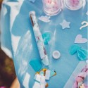 5 baguettes de confettis ciel