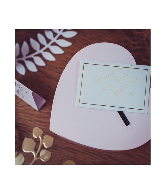 Urne en forme de cœur rose