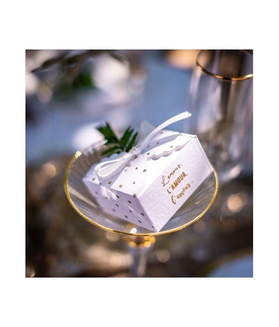 10 contenants  petits cœurs papier texturé