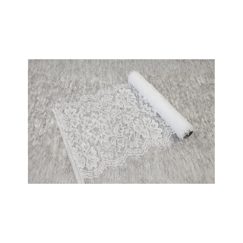 chemin de table en dentelle