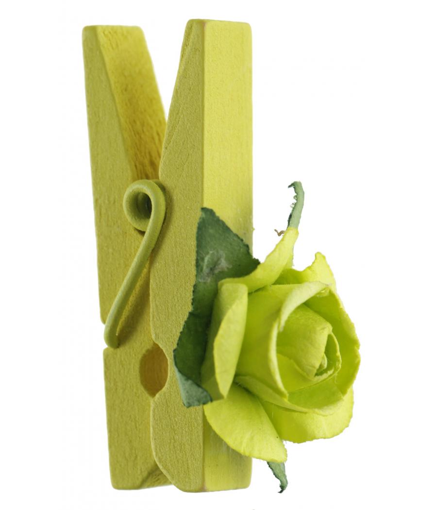 Rose sur pince verte